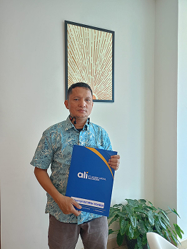 WaWa Riki Sukra, Klien Akses Legal